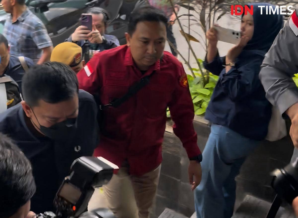 Tiba di Kantor Kejati Sumsel, Wabup PALI Iwan Tuaji Bungkam