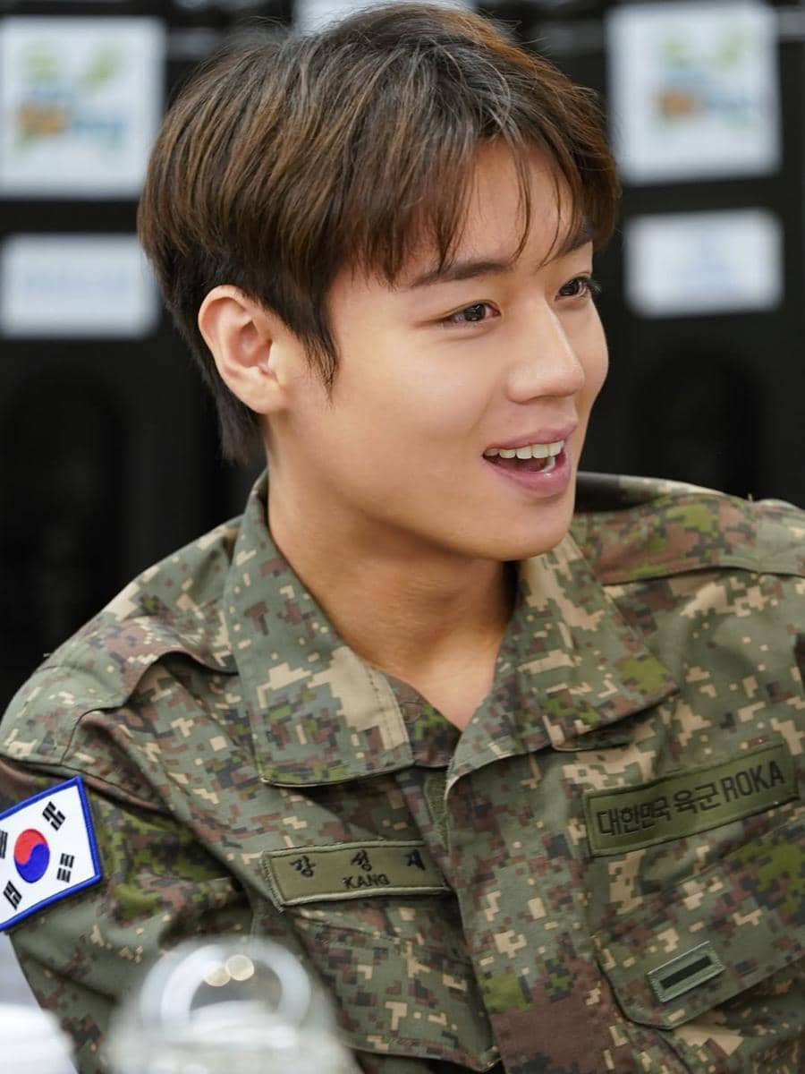 Park Ji Hoon di drama Legend of Kitchen Soldier 