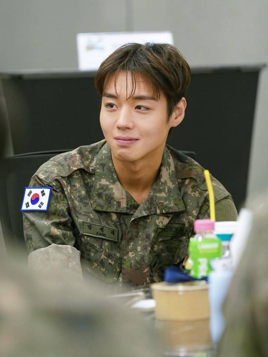 Park Ji Hoon di drama Legend of Kitchen Soldier 