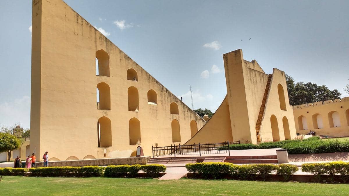 Samrat Yantra, jam matahari terbesar di dunia.