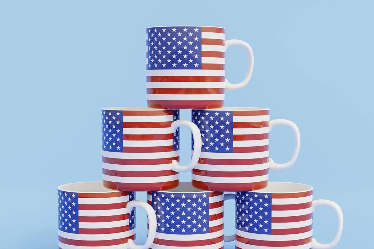 ilustrasi gelas berlogo Amerika Serikat