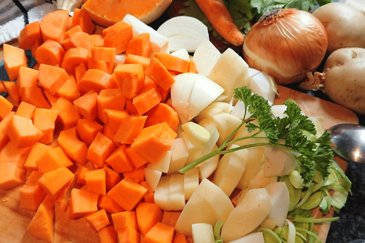ilustrasi membuat chicken pot pie slow cooker