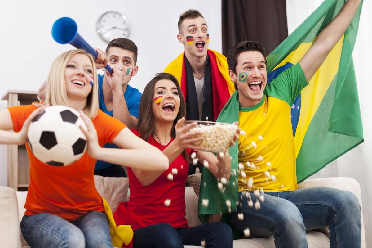 10 Atribut Wajib untuk Nonton Piala Dunia Lebih Seru