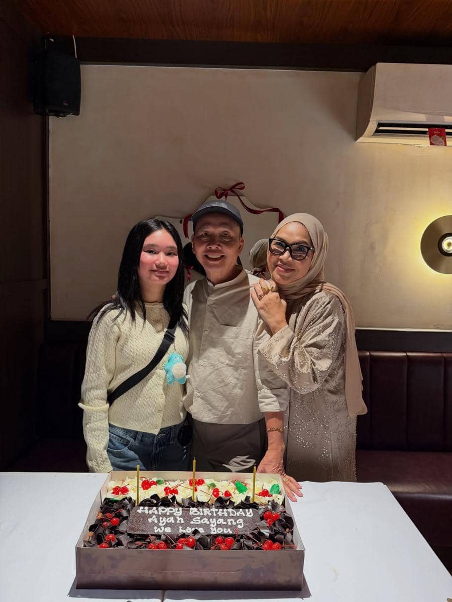 Ayah Ayu Ting Ting ulang tahun