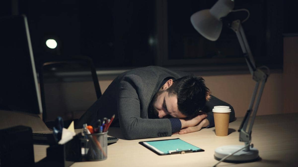 Overwork atau Ambisi? Begini Cara Membedakannya sejak Awal