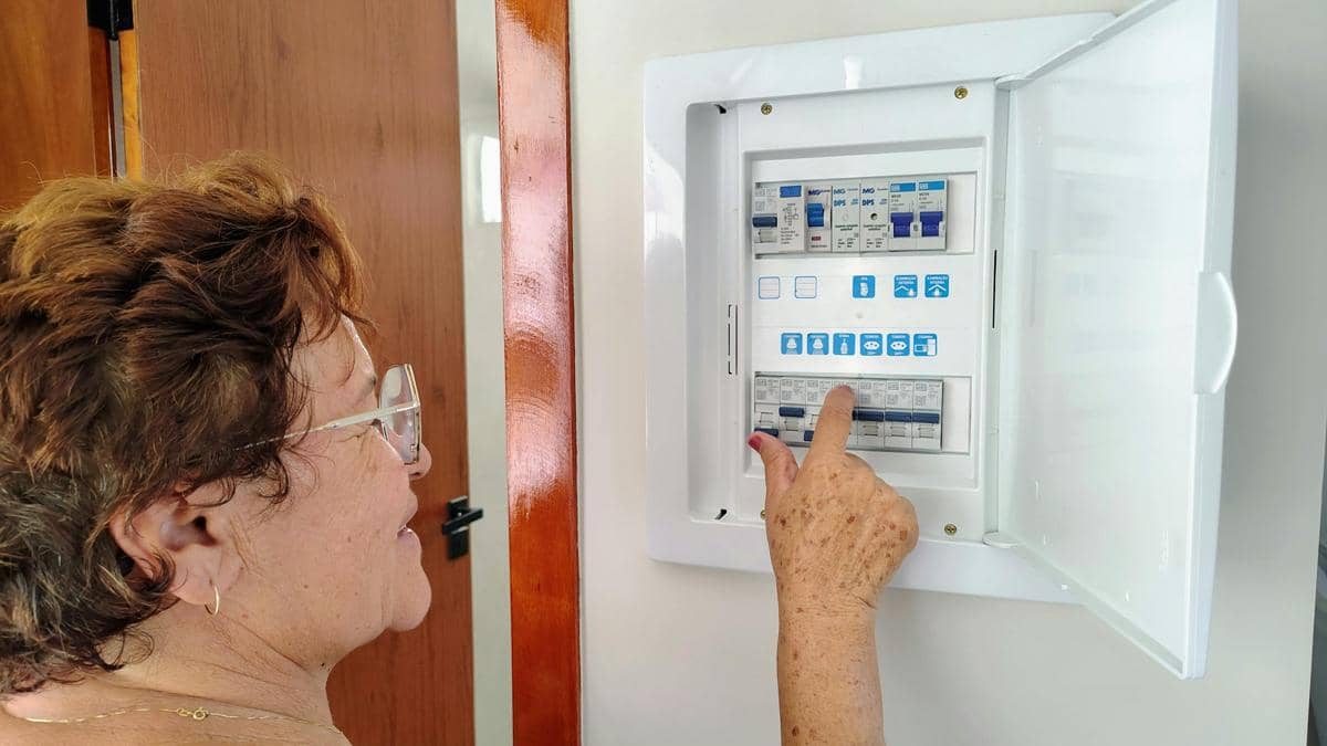 1 kWh Berapa Rupiah? Ini Rinciannya dan Cara Hitungnya