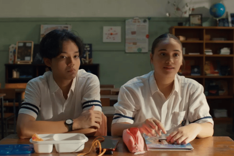 Kay dan Amanda dalam Nobody Loves Kay