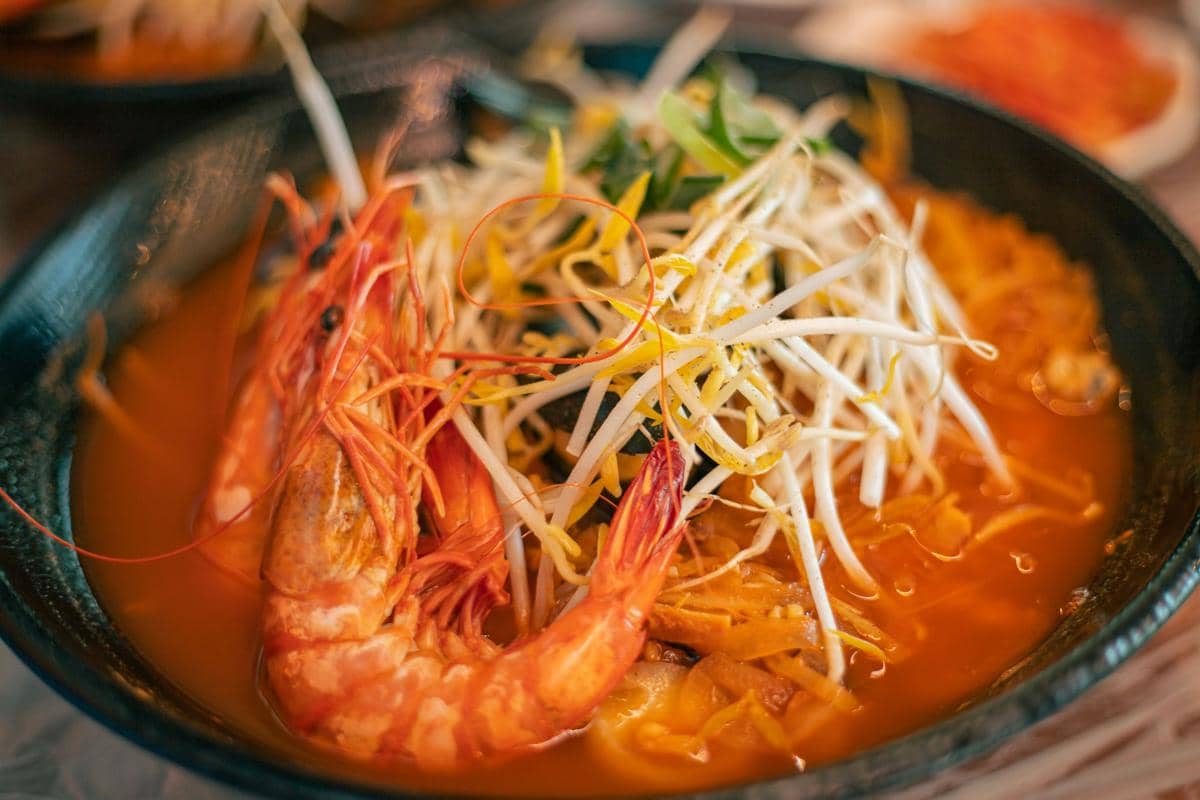 Resep Ramen Kari Merah Pedas dengan Udang, Super Sedap!