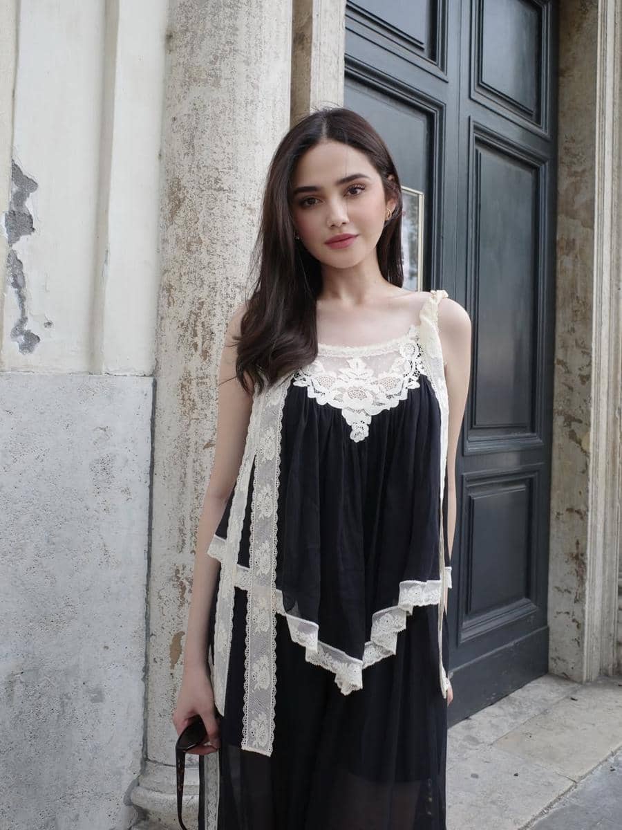 Syifa Hadju jalan-jalan di Roma