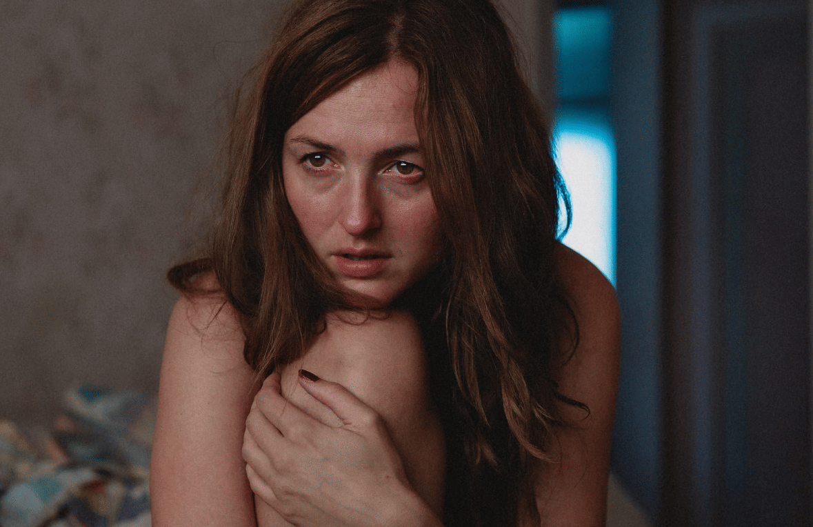Renate Reinsve dalam Handling the Undead