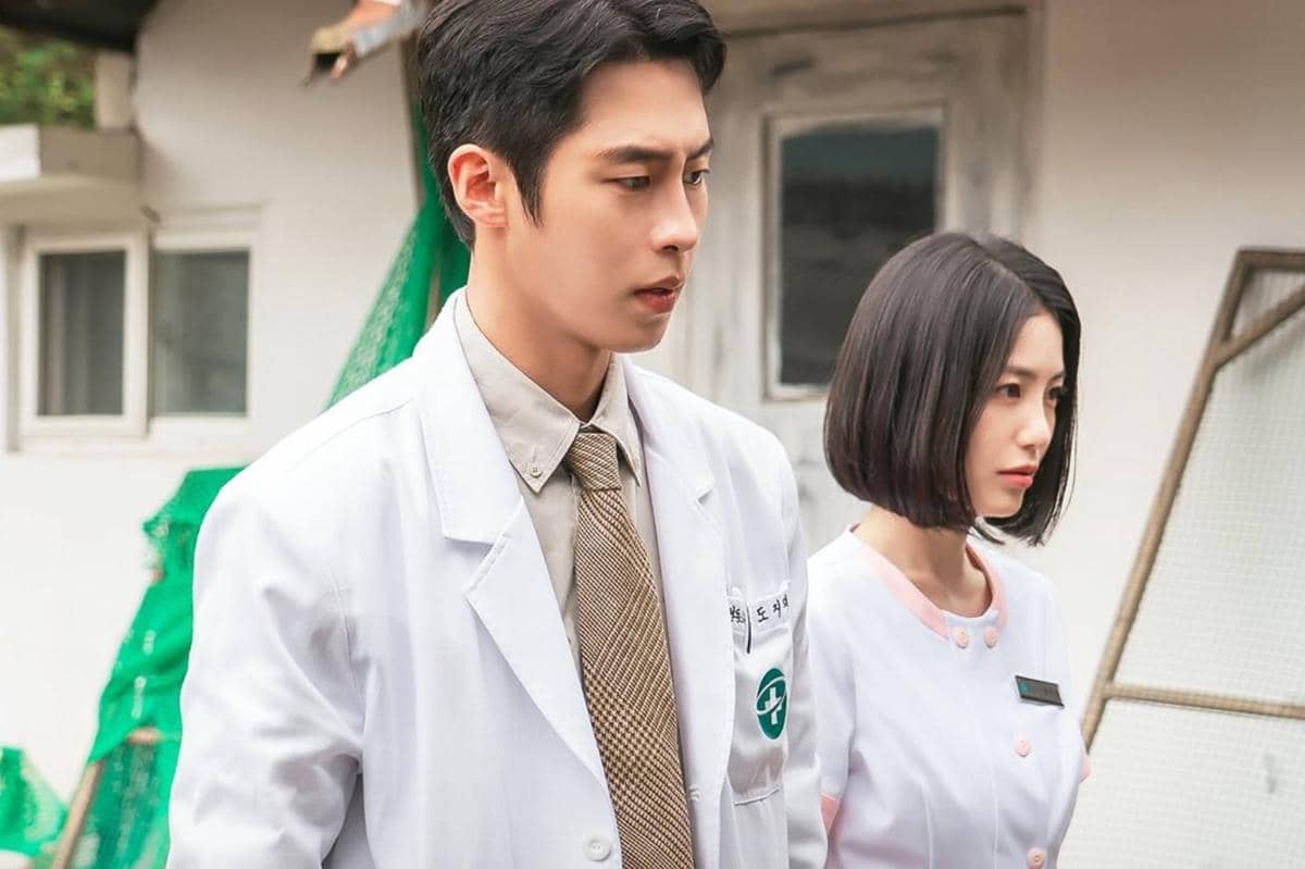 7 Fakta Hubungan Do Ji Ui dan Yook Ha Ri di Drakor Doctor On The Edge