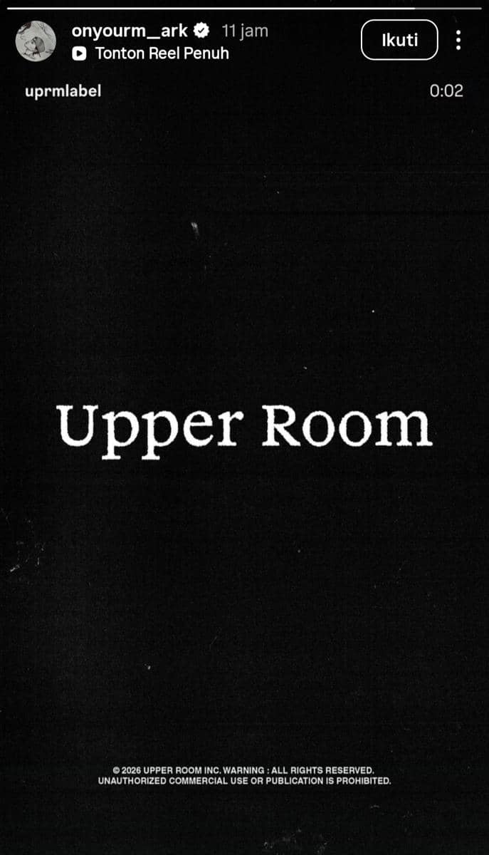 Latar hitam dengan tulisan putih 'Upper Room' di tengah dan teks hak cipta kecil di bagian bawah gambar.