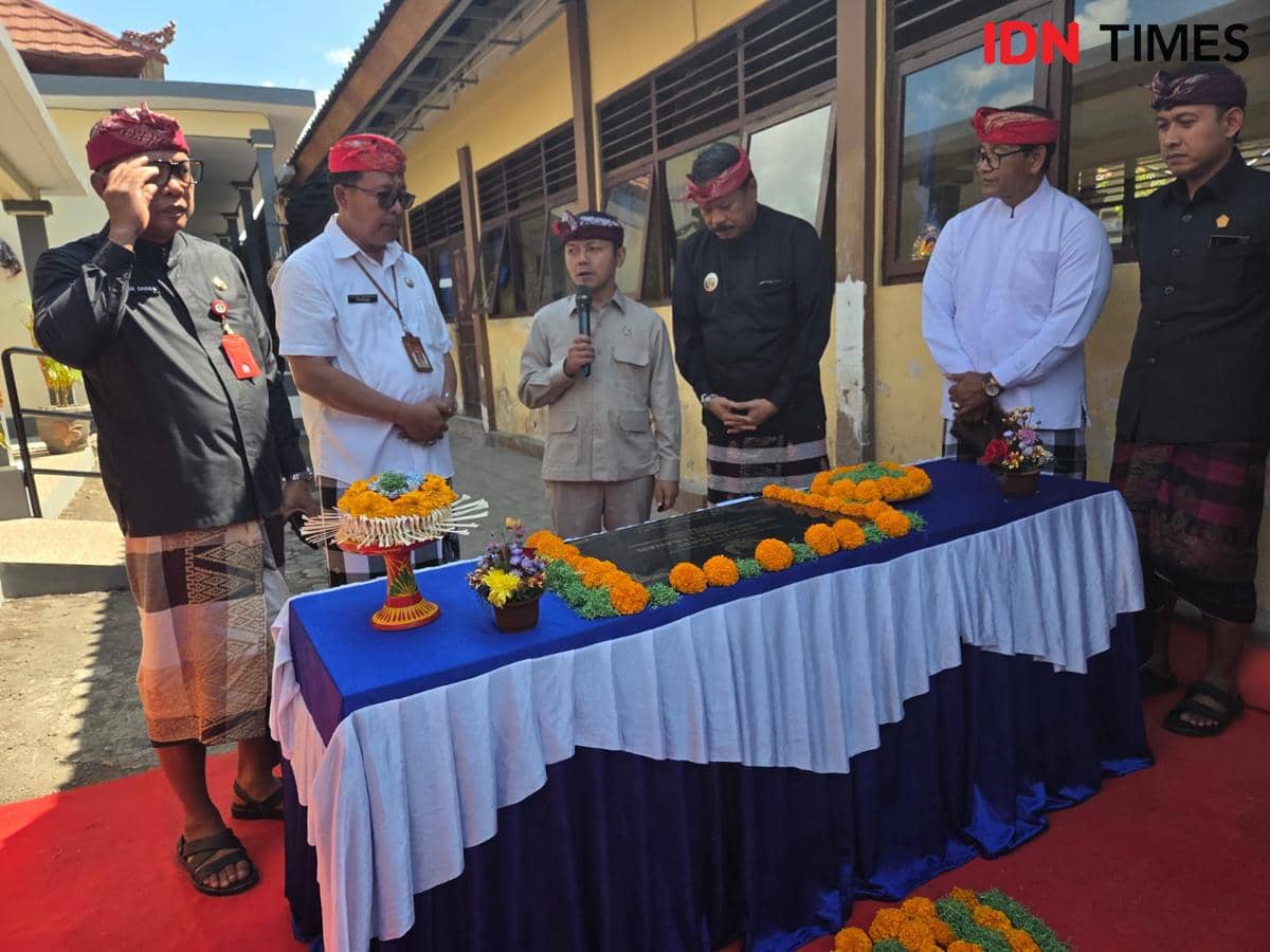 Wamendikdasmen Tinjau Kerusakan SDN 3 Sembung Gede Tabanan