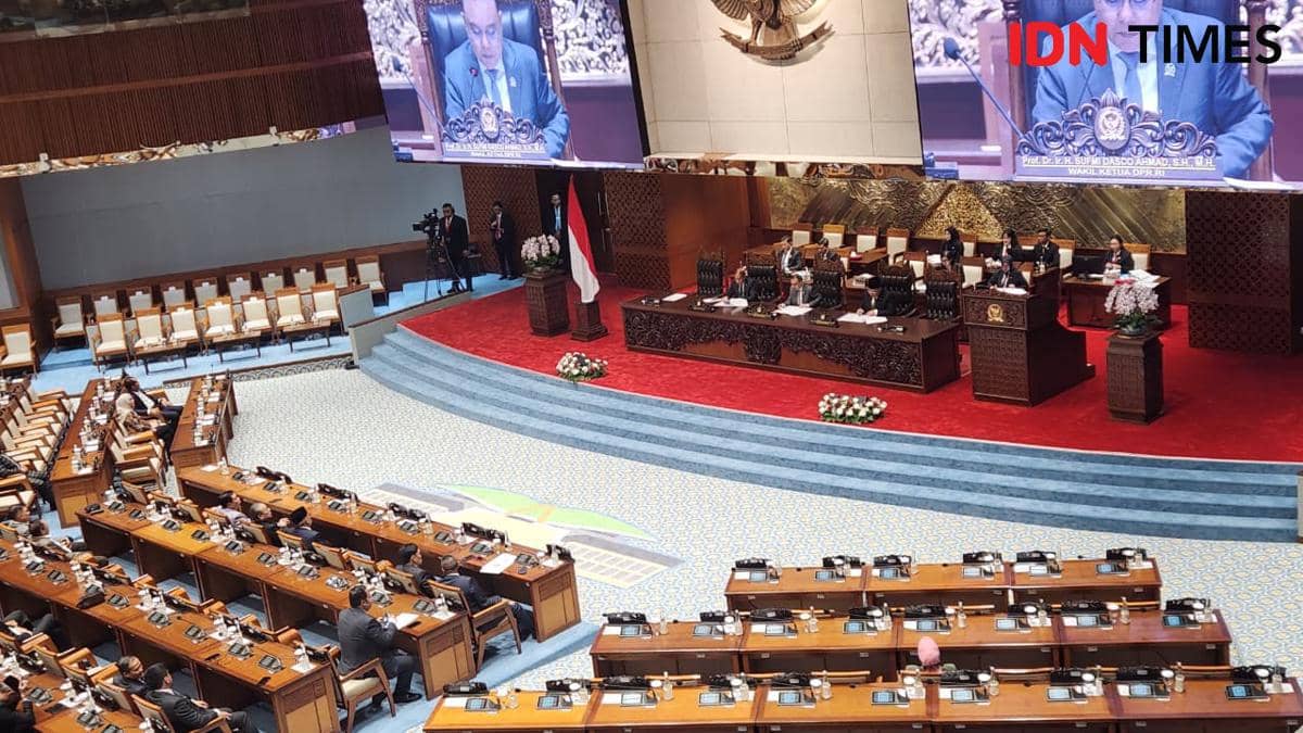 Rapat paripurna DPR sahkan RUU P2SK menjadi UU. (IDN Times/Amir Faisol).