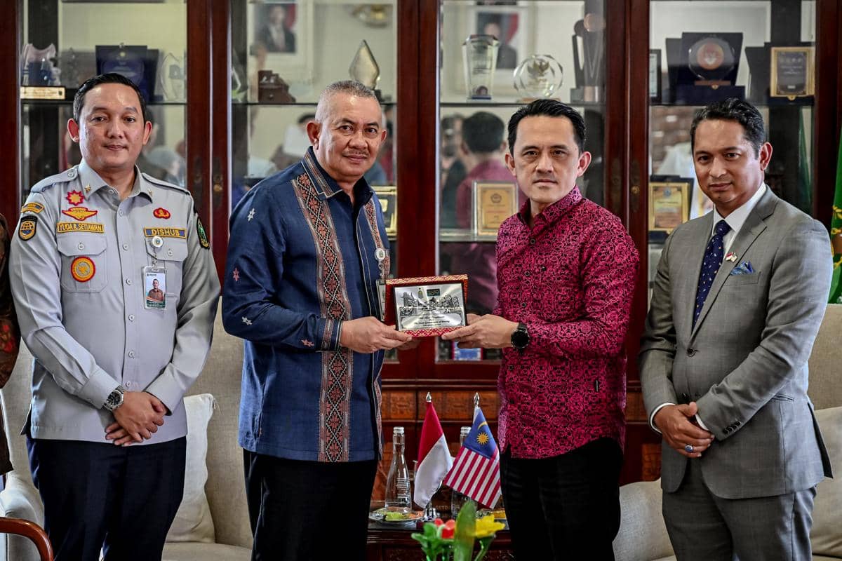 040626_SEKDA_KUNJUNGAN_KEHORMATAN_09.jpg (1).jpeg