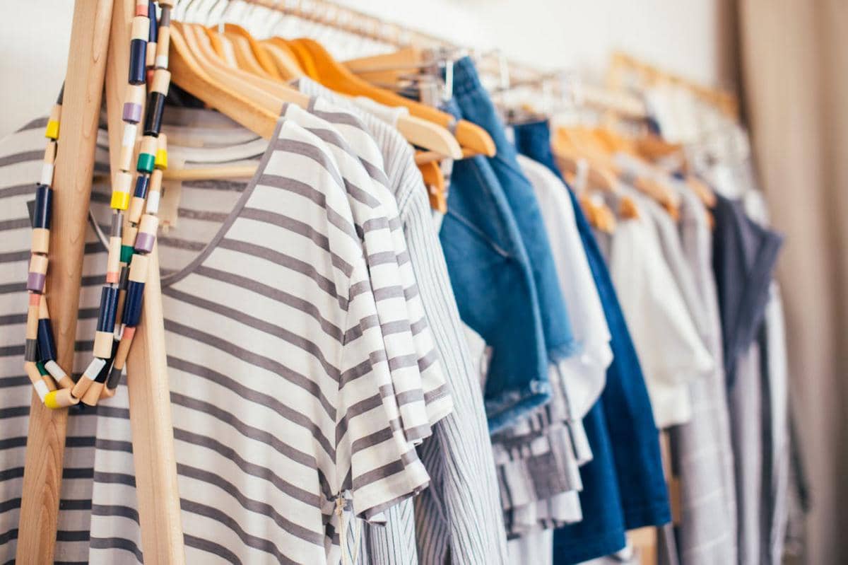 Baju Kuliah Mahal? Coba 9 Tips Thrifting Hemat Ini, Kamu Wajib Tahu!