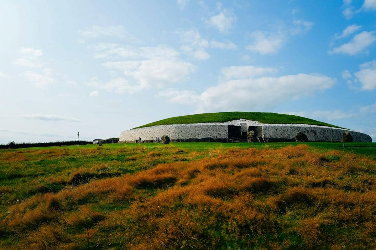 5 Fakta Newgrange, Makam Purba yang Lebih Tua dari Piramida!