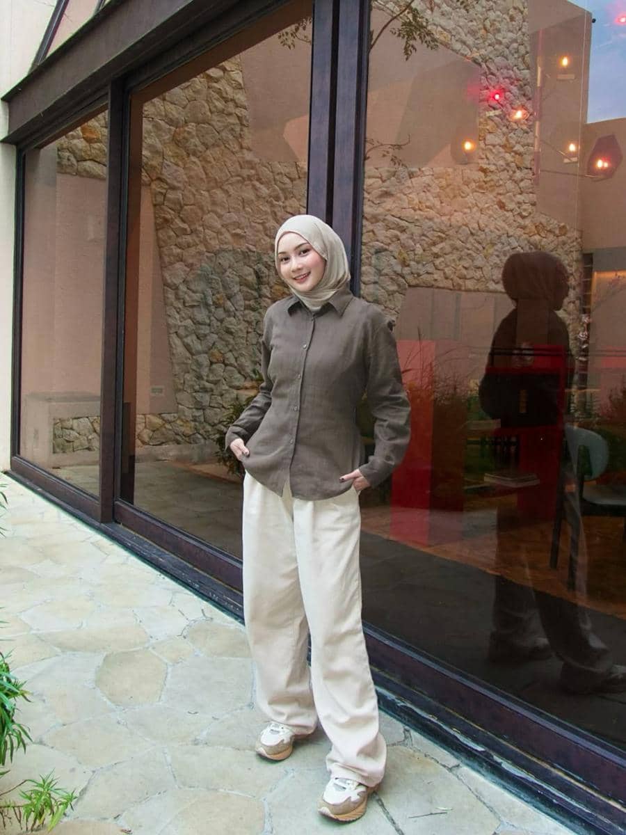 OOTD Pakai Sneakers ala Nabilah Lutfiah