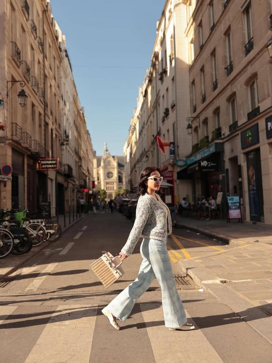 Shandy Aulia menikmati liburan musim panas di Paris