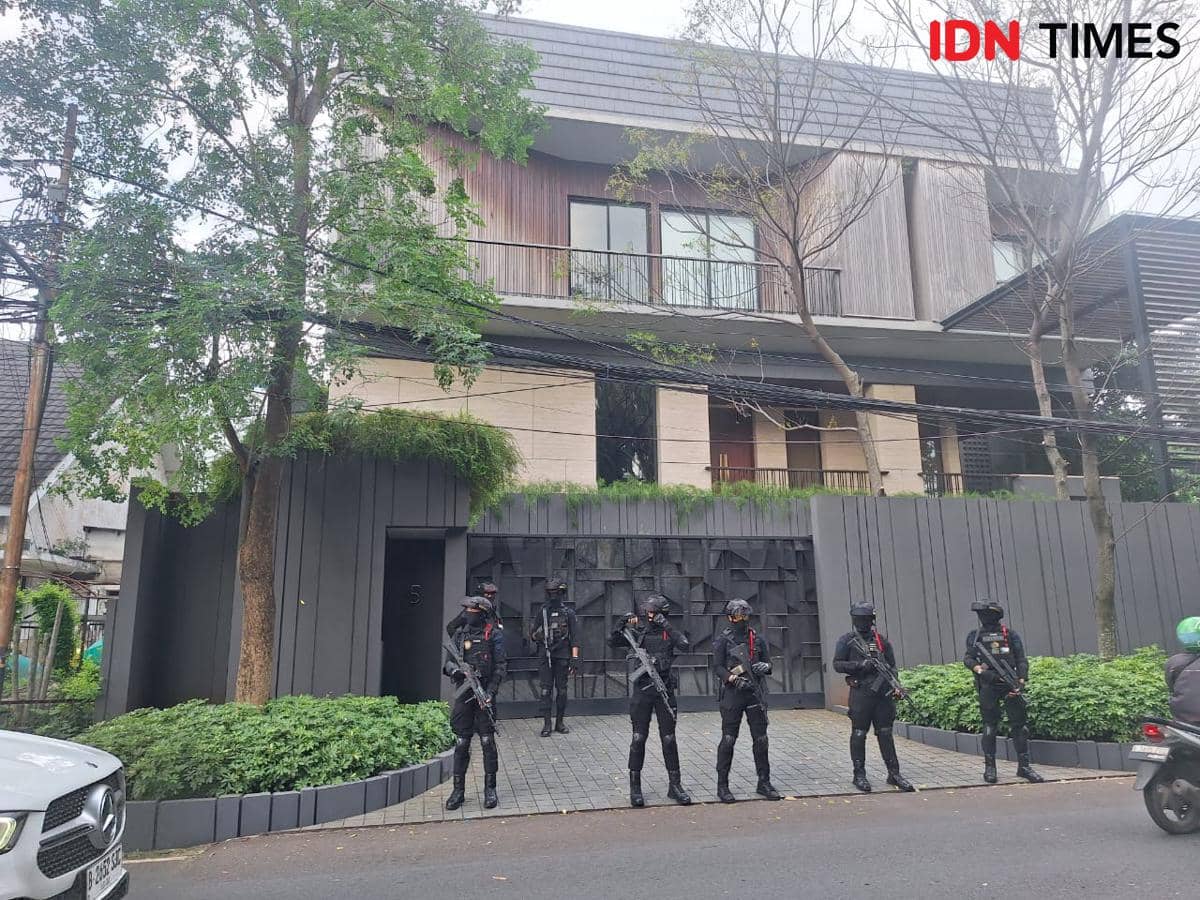 KPK Geledah Rumah Mantan Wamen Imipas Silmy Karim