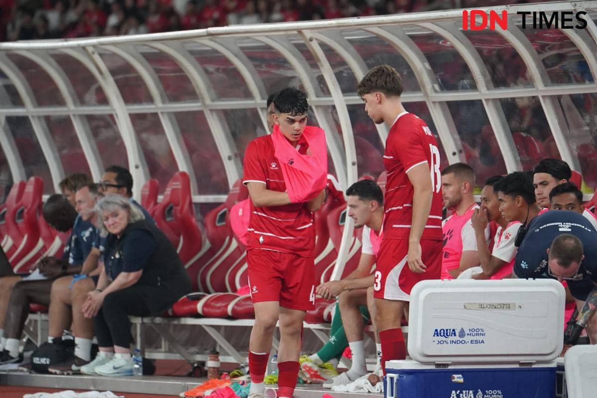 Potret Mathew Baker di laga Timnas Indonesia vs Oman