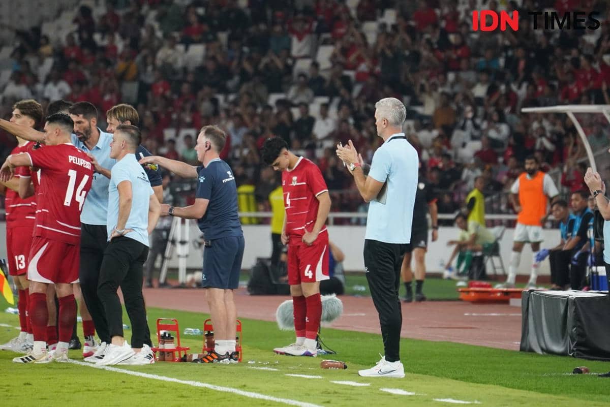 Potret Mathew Baker di laga Timnas Indonesia vs Oman
