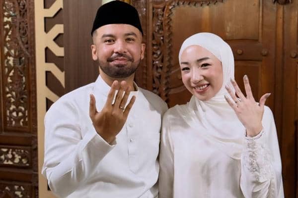 7 Potret Pernikahan Hassan Alaydrus dan Audrey Jesslyn,  di KUA Aja