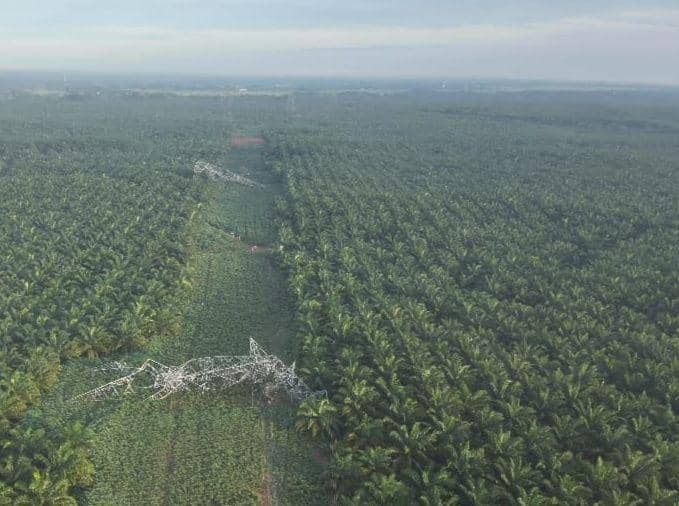 PLN Pulihkan Sistem Kelistrikan pada 12 Tower Transmisi Rusak