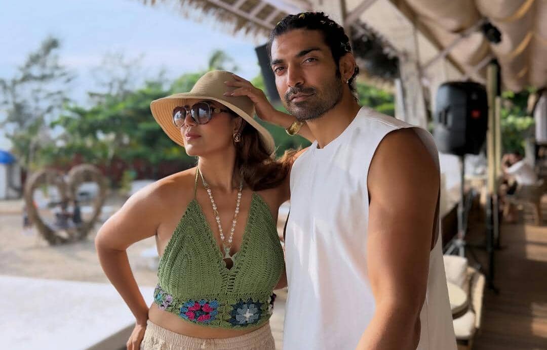 9 Momen Gurmeet Choudhary Liburan Keluarga ke Goa, India