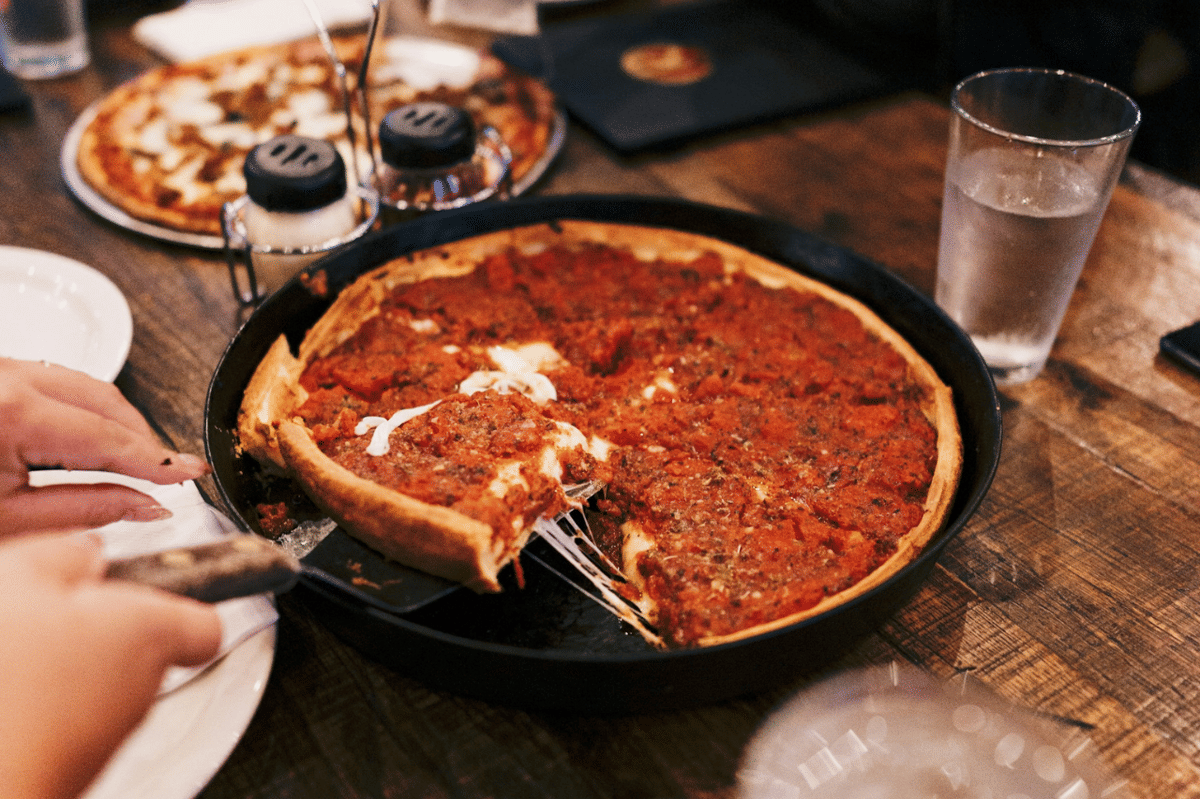 Resep Deep Dish Pizza ala Chicago, Setiap Gigitan Bikin Puas
