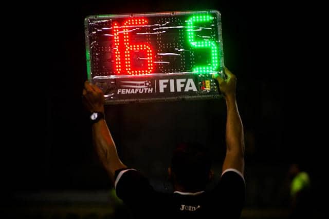 ilustrasi scoreboard dalam pertandingan sepak bola