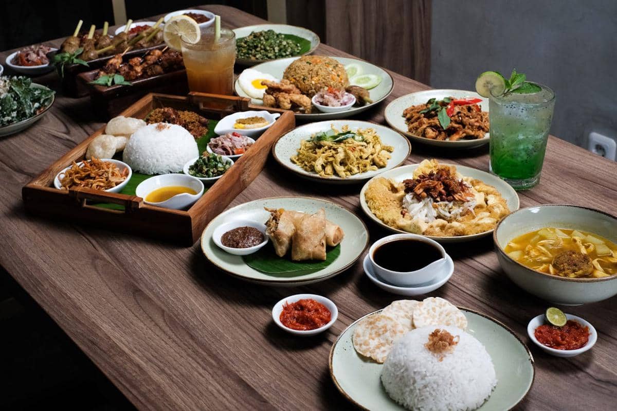 7 Makanan Pemicu Dehidrasi yang Sebaiknya Dihindari saat Cuaca Panas