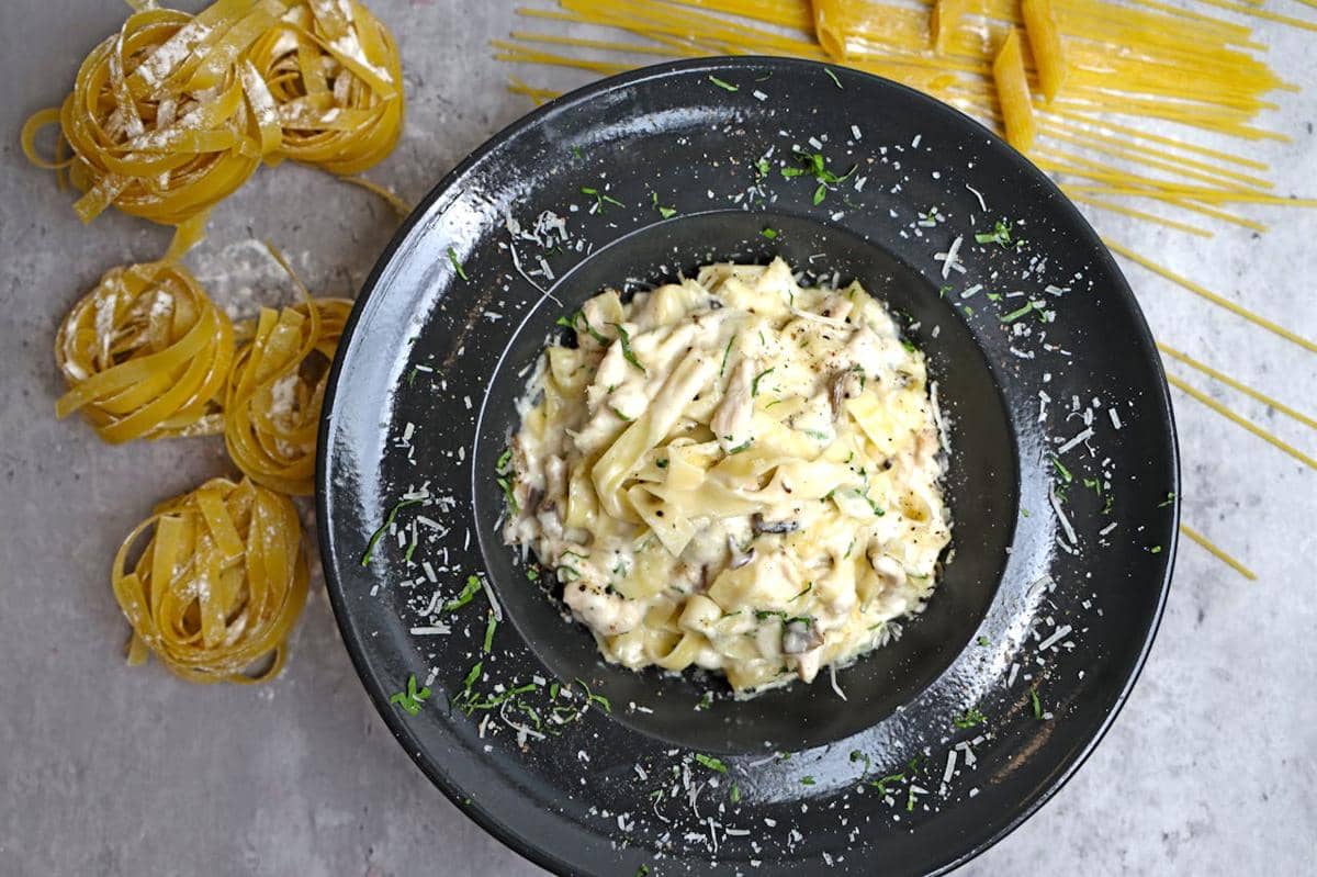 5 Rahasia Membuat Pasta Ayam Jamur Creamy Seenak Restoran Italia