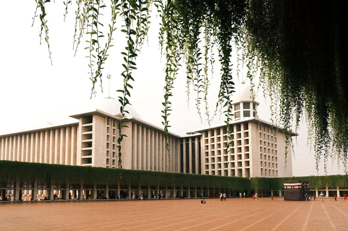 Ilustrasi masjid di Indonesia 