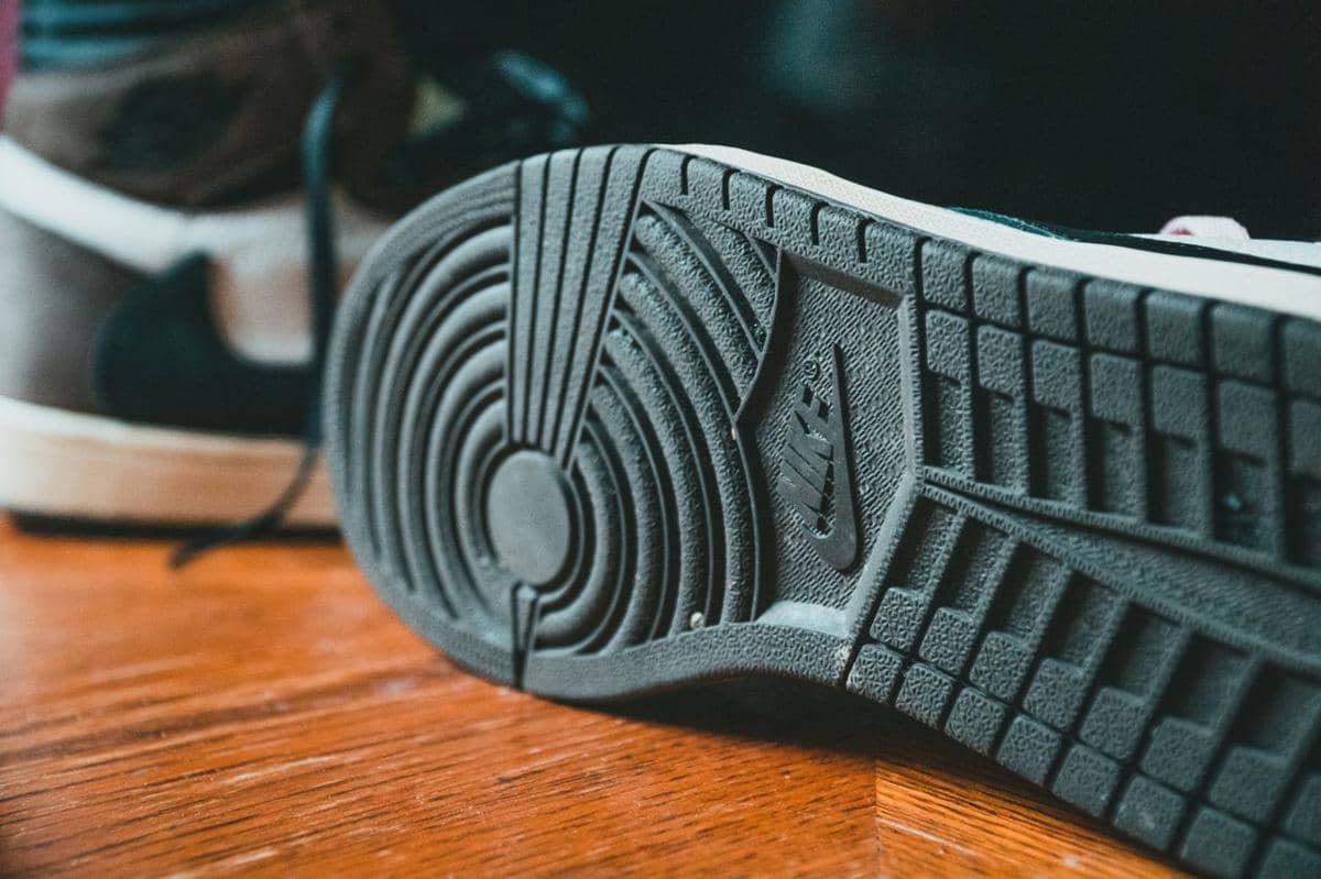 ilustrasi sol sepatu (pexels.com/Erik Mclean)