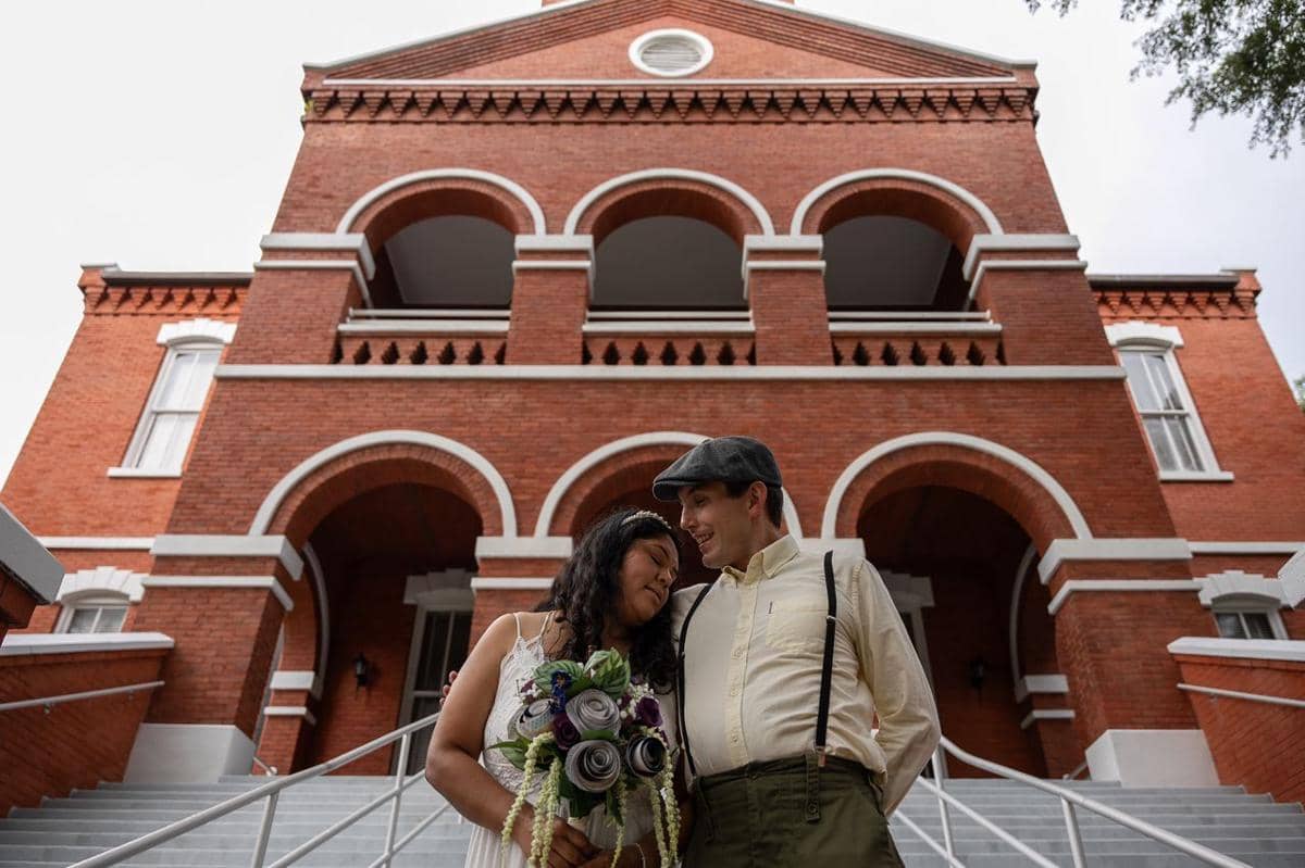 Ilustrasi courthouse wedding