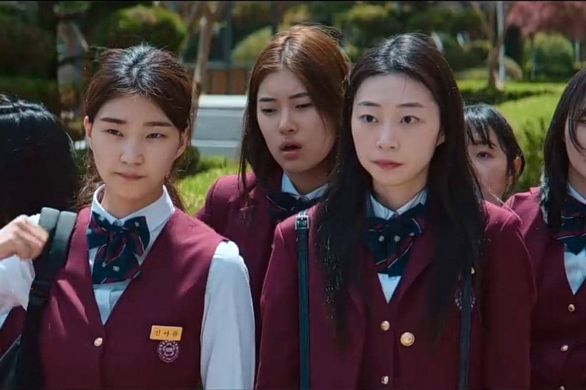 7 Pelanggaran yang Dilakukan Siswa SMA Soyeon di Teach You a Lesson