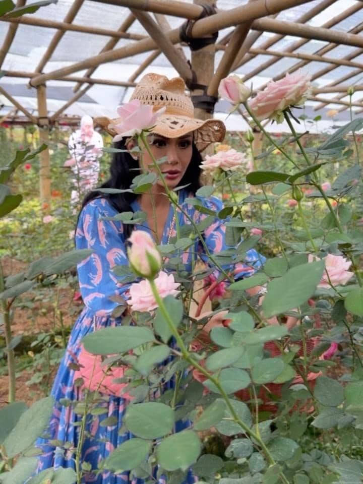 Krisdayanti berlibur ke Puncak Bogor
