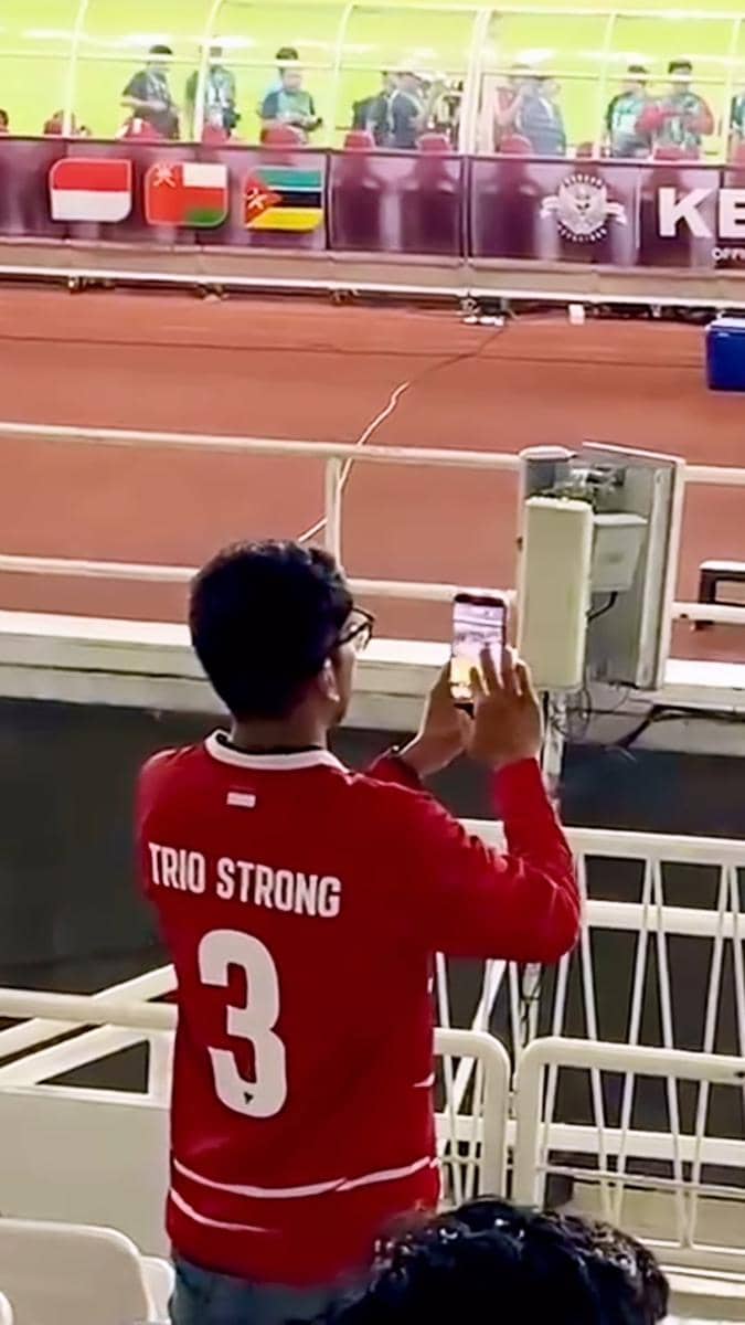 Sebagai ayah, Desta tak lupa menyempatkan diri menemani Miguel di momen istimewanya menjadi Pendamping Garuda (instagram.com/desta80s)