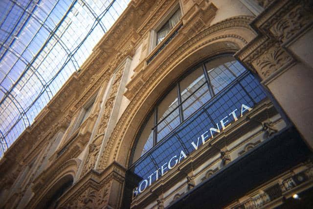 Store Bottega Veneta (Unsplash.com/Henry Möllers)