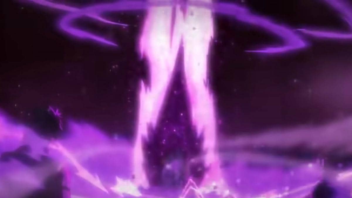 Ledakan energi reiatsu berwarna ungu menyala di langit, memancarkan kekuatan besar menuju Royal Palace dalam adegan anime Bleach.