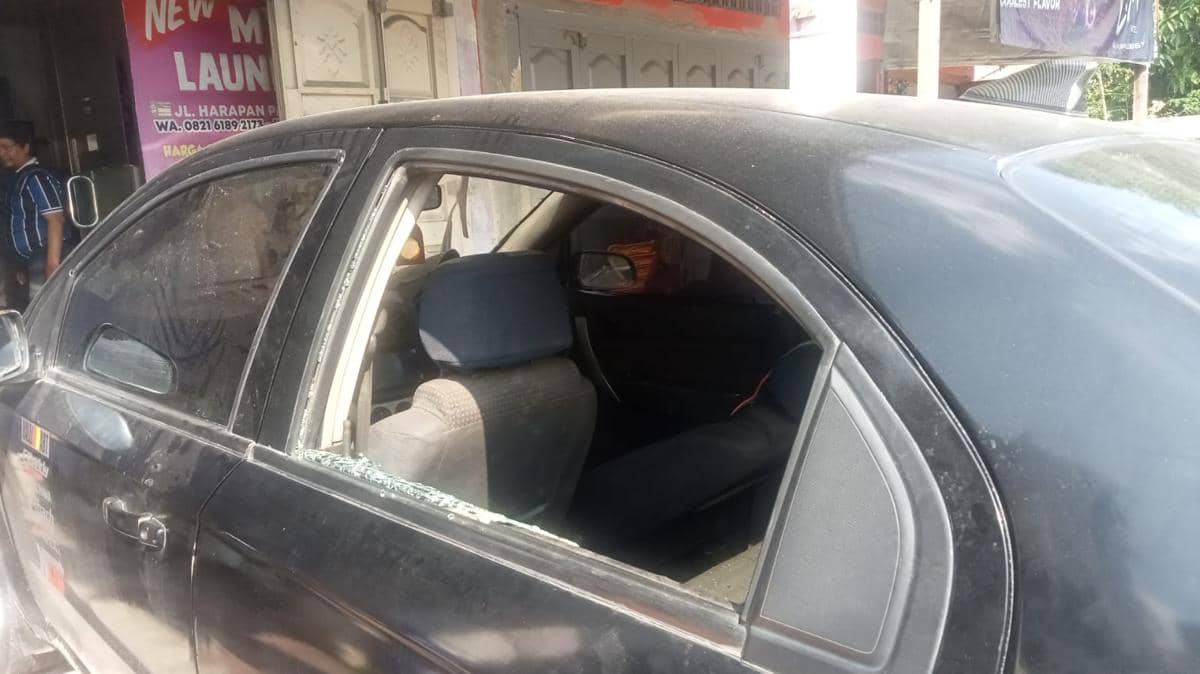Ngadem di Mobil saat Listrik Padam, Suami Istri Ditemukan Meninggal 