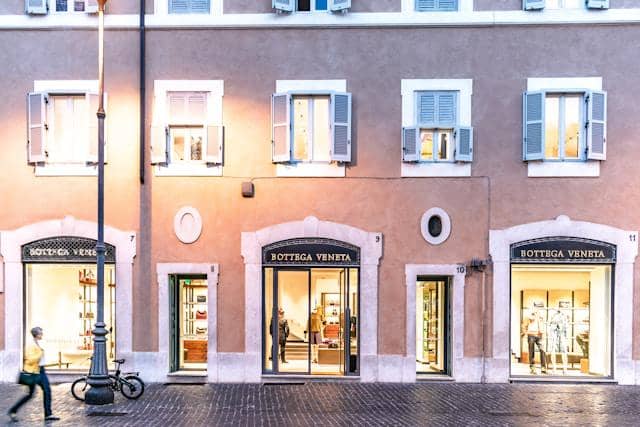 Store Bottega Veneta (Unsplash.com/Bibi Pace)