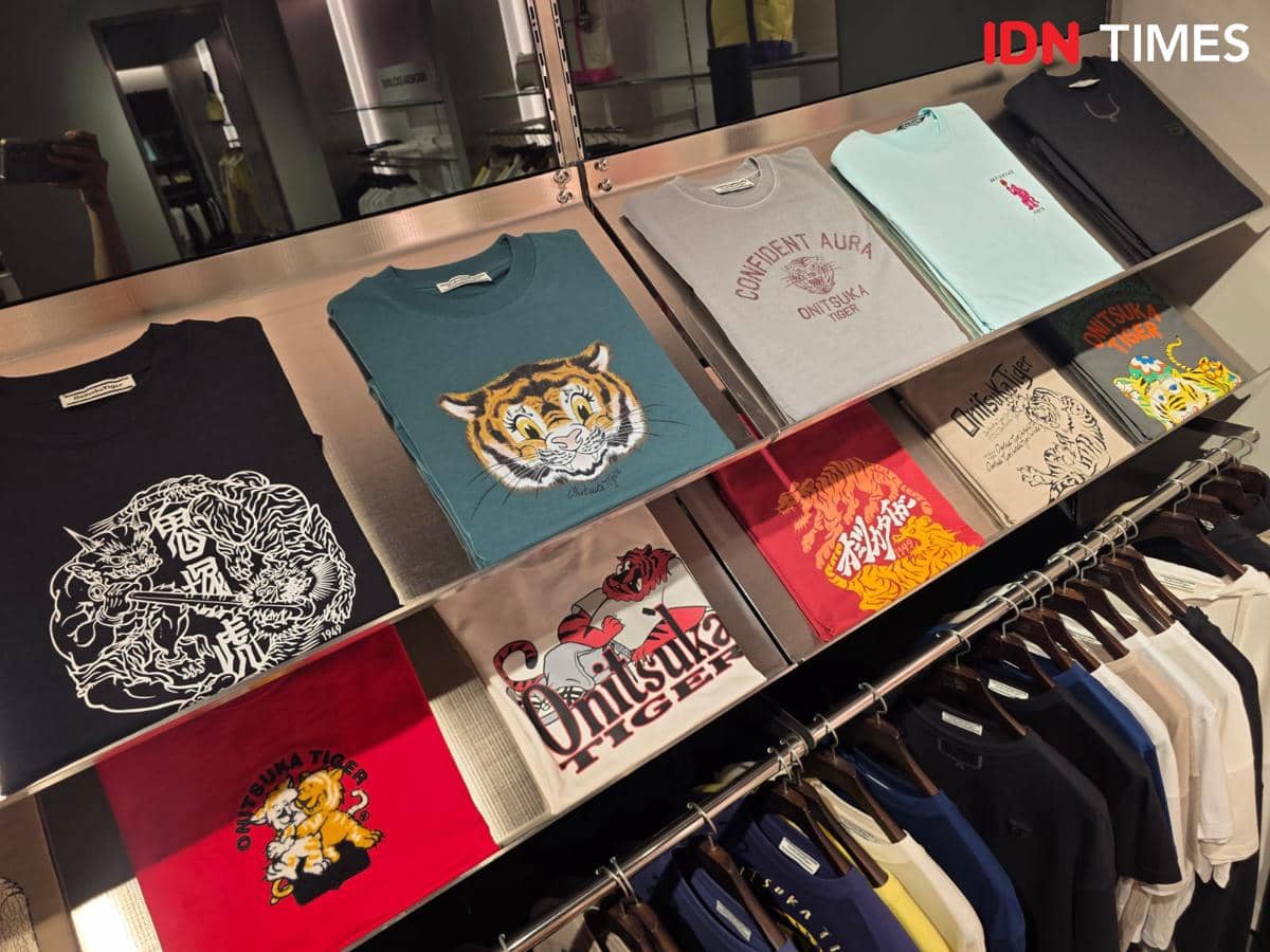 Toko terbesar di Jakarta, berlokasi di Lantai 2, Plaza Senayan