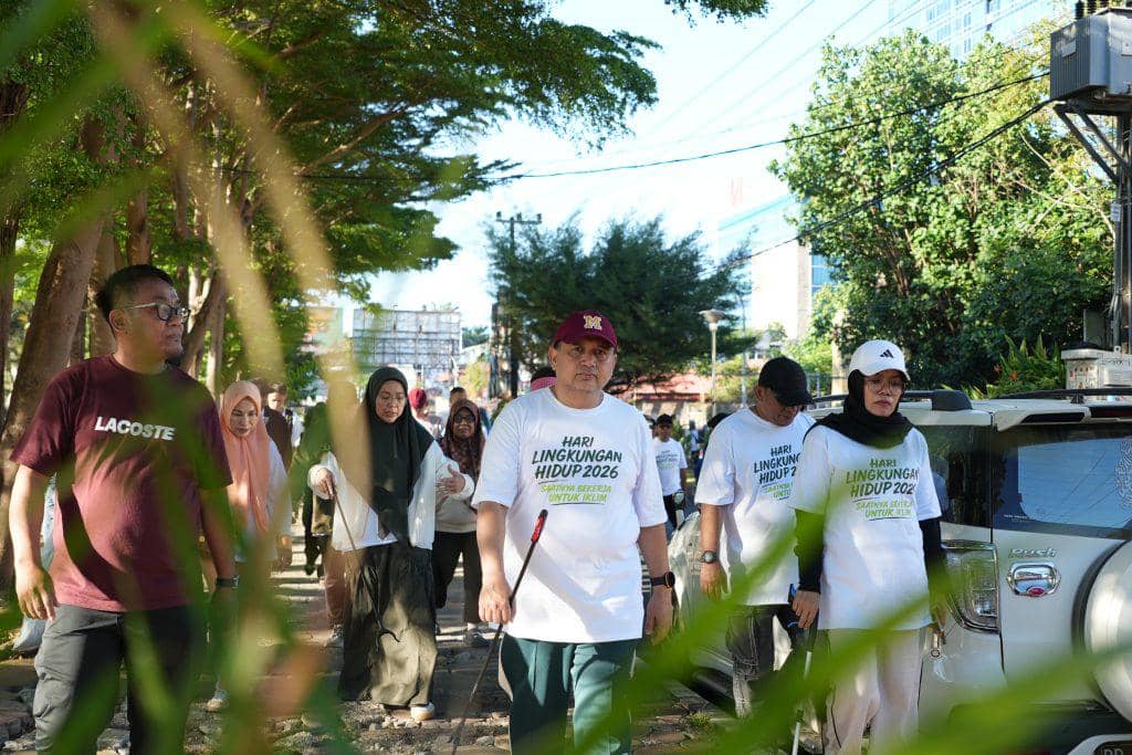 Aksi Plogging di Makassar Kumpulkan 139 Kilogram Sampah