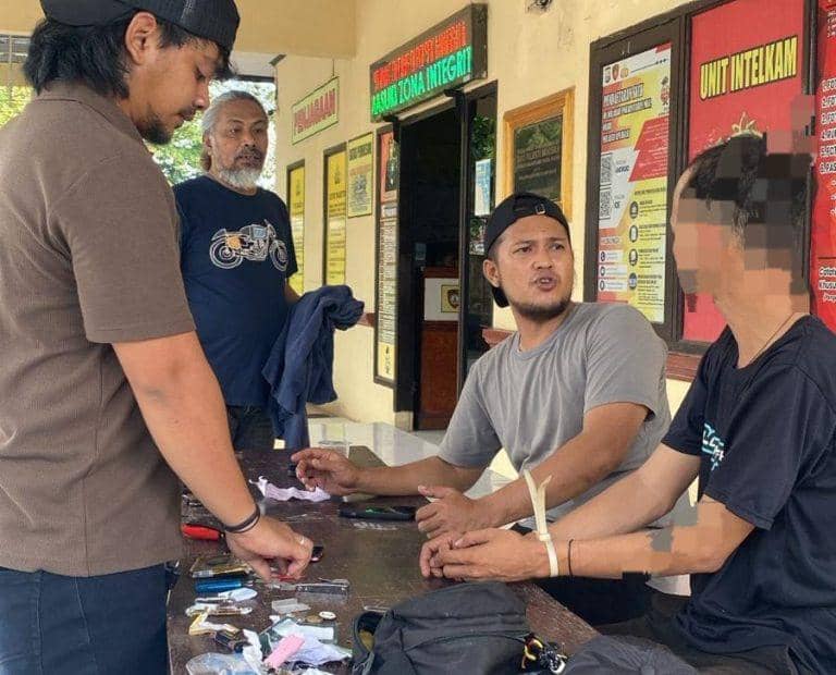 Pria di Makassar Ditangkap usai Gondol Emas Orang Tua Senilai Rp75 Juta