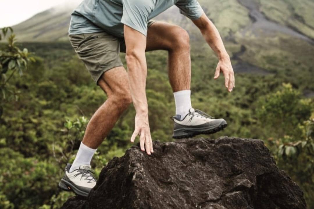 5 Sepatu Hiking Columbia Pria Model Low-Cut, Nyaman untuk Trekking!
