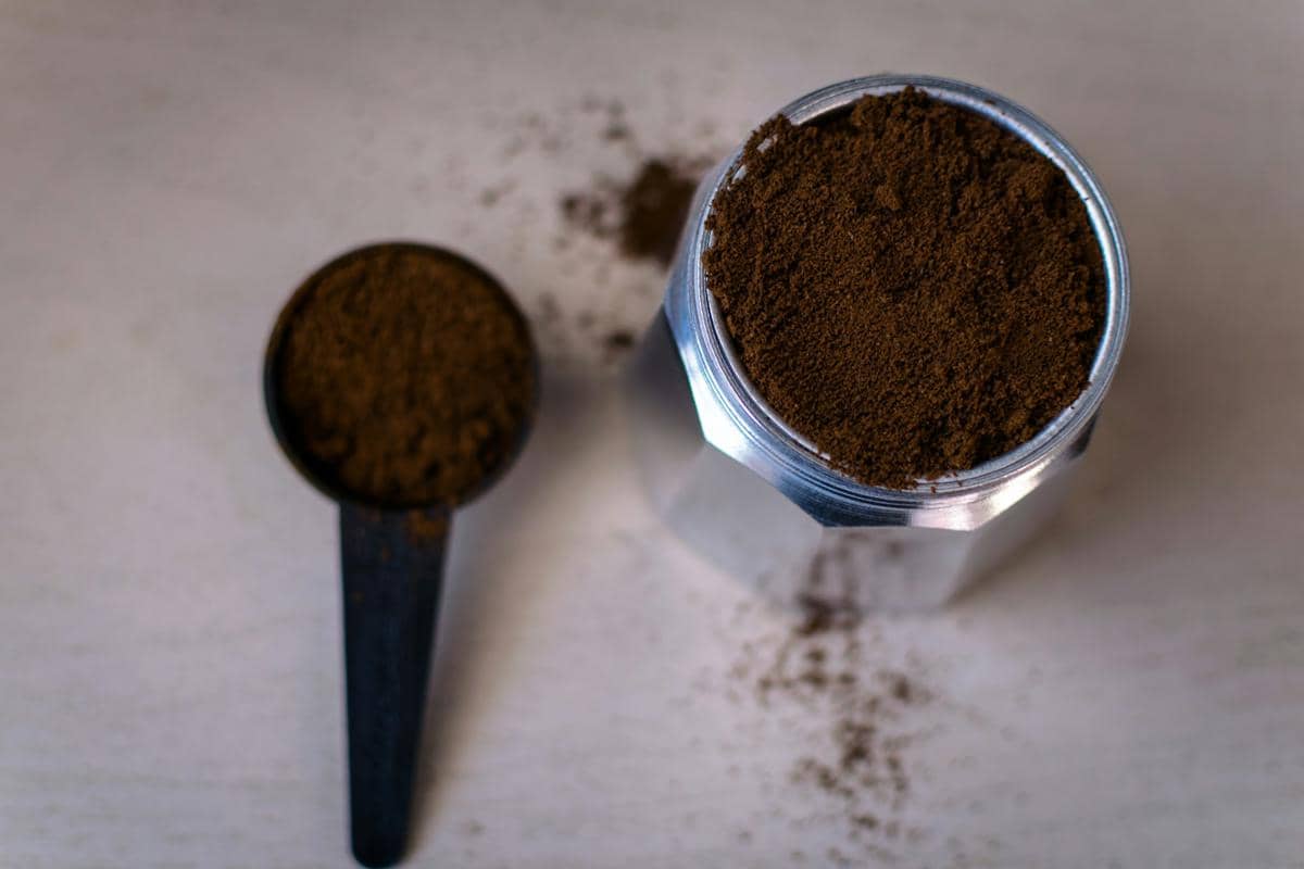 ilustrasi bubuk kopi