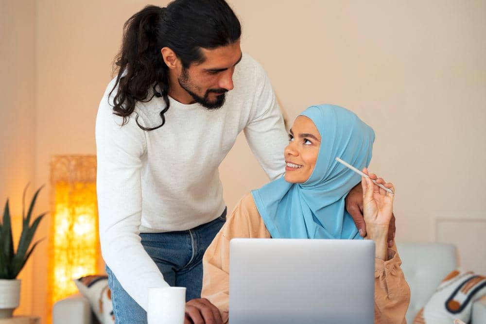 Hukum Suami Menyembunyikan Uang dari Istri, Apakah Berdosa?