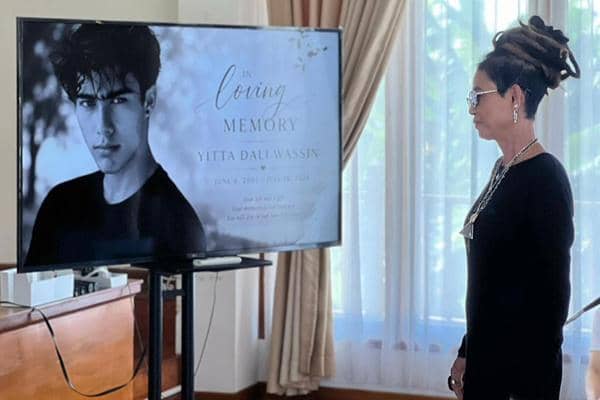 7 Momen Yaya Kamari Peringati Ulang Tahun Mendiang Dali Wassink